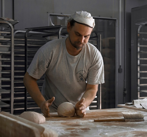 Fournil Kristof, Artisan Boulanger, Pains Bio au Levain Naturel